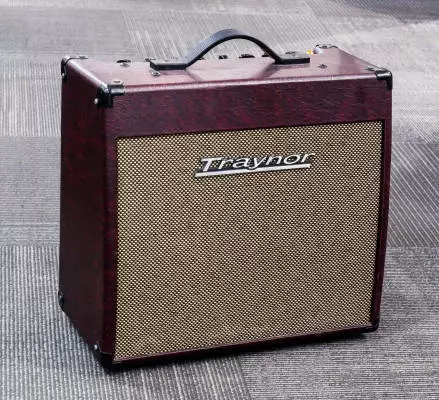 Traynor - Custom Valve 15 Watt All-Tube 1x12 Guitar Combo Amp - Wine Red 2